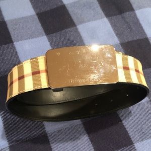 Burberry Classic print belt